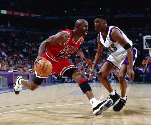 比分落后的 比分落后的