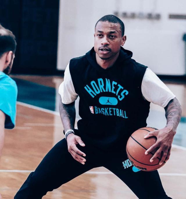 能在防守端 能在防守端