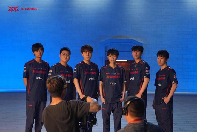 态迷茫的老 态迷茫的老